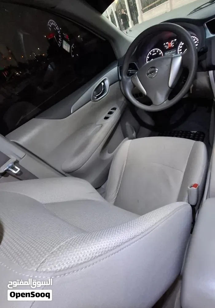 Nissan Tiida 2014 photo 4