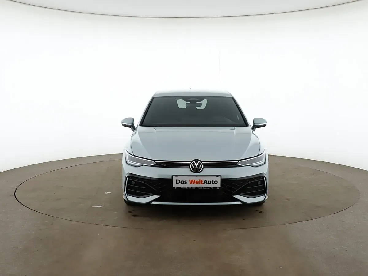 Volkswagen Golf 2025 photo 3