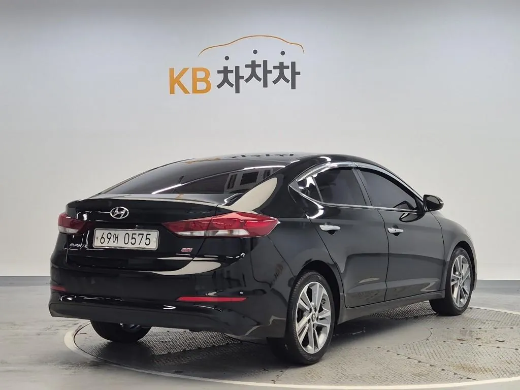 Hyundai Avante 2017 photo 3
