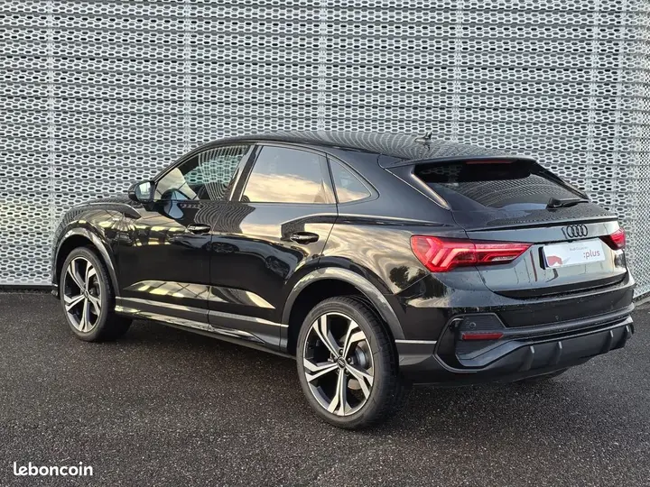 Audi Q3 2023 photo 3