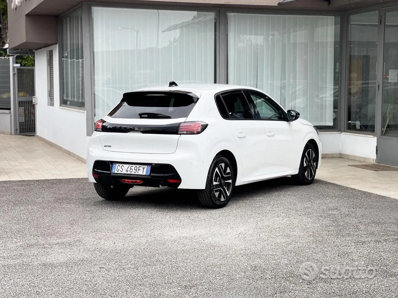 Peugeot 208 2024 photo 5