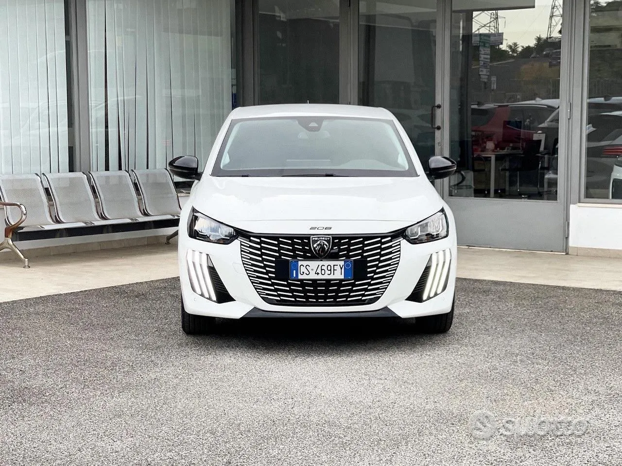 Peugeot 208 2024 photo 2