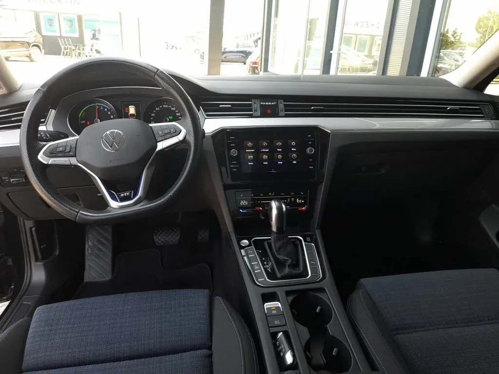 Volkswagen Passat 2021 photo 3