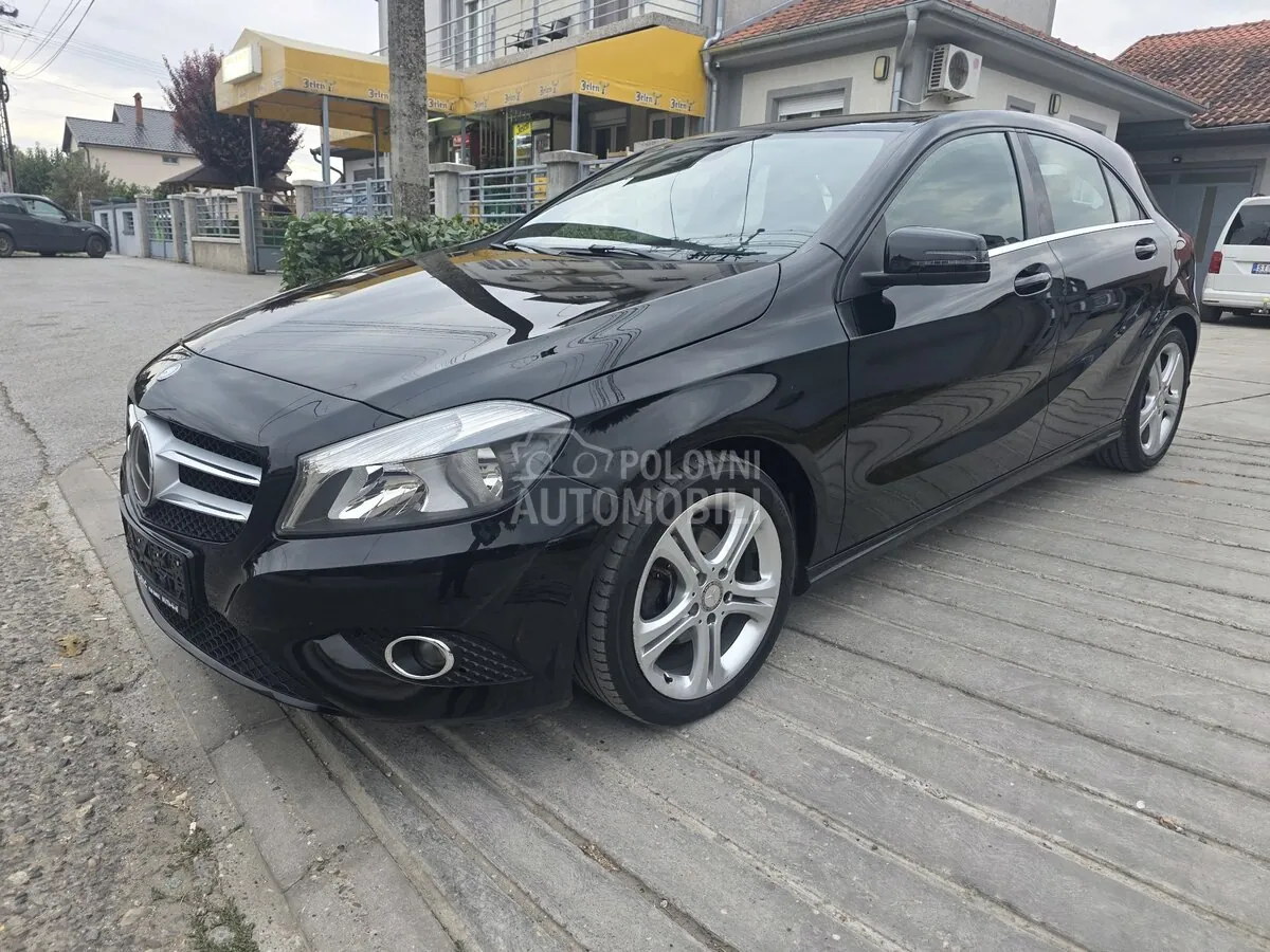 Mercedes-Benz A180 2013 photo 3