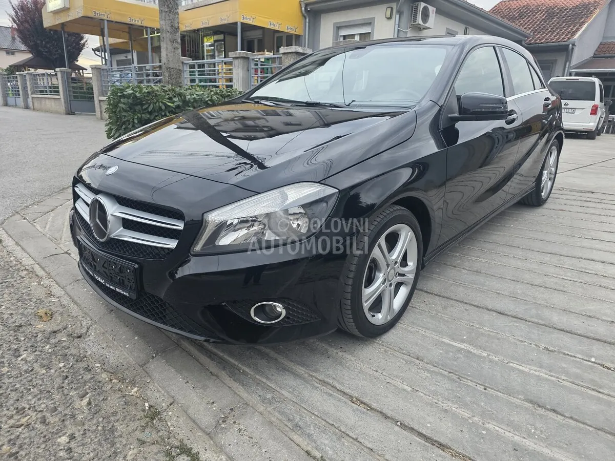 Mercedes-Benz A180 2013 photo 2