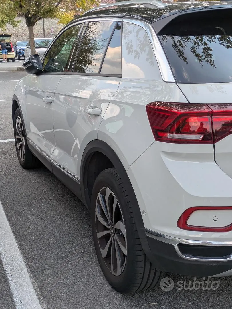 Volkswagen T-Roc 2023 photo 2