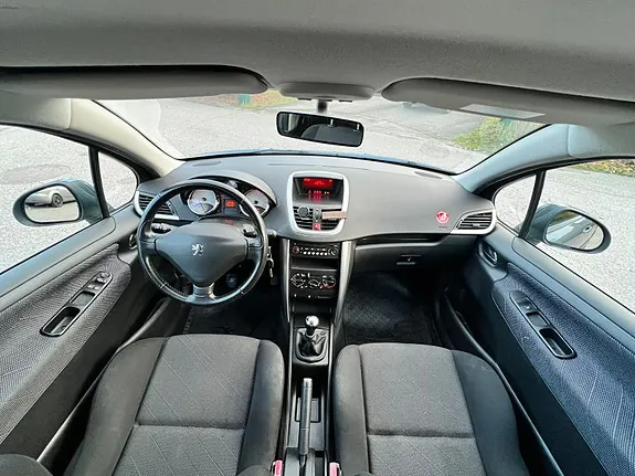 Peugeot 207 2007 photo 5