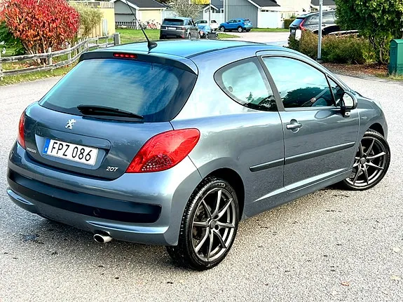 Peugeot 207 2007 photo 2
