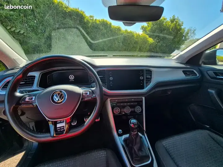 Volkswagen T-Roc 2021 photo 3