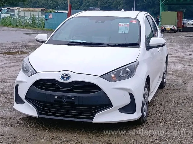 Toyota Yaris 2023 photo 2