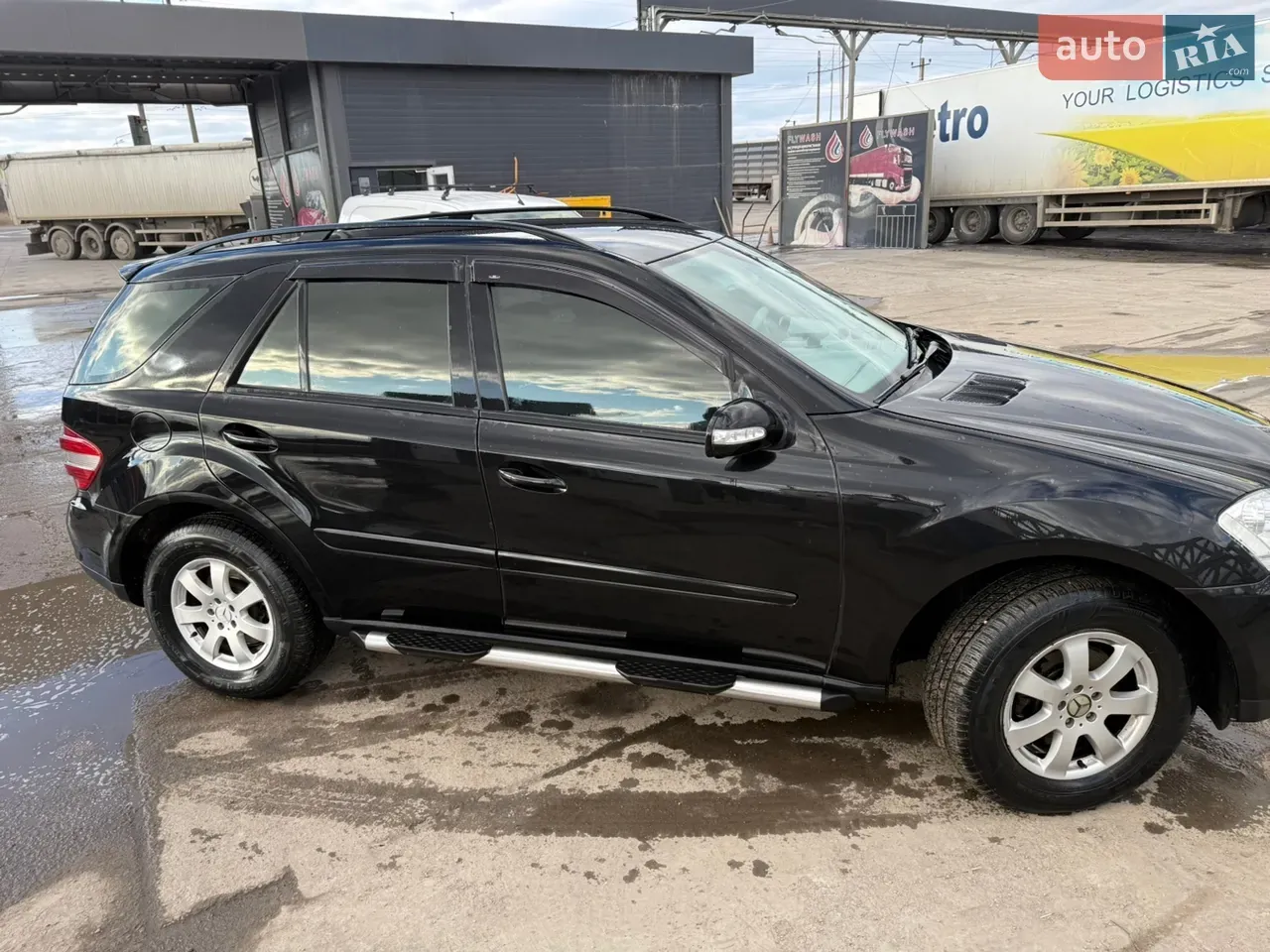 Mercedes-Benz M-Class 2005 photo 5