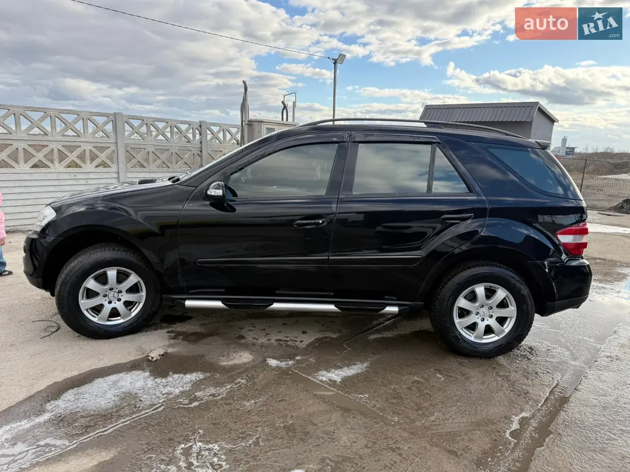 Mercedes-Benz M-Class 2005 photo 2
