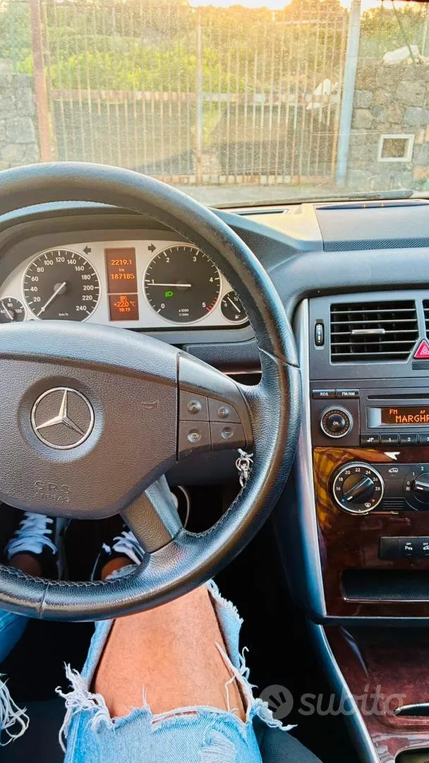 Mercedes-Benz B200 2010 photo 5
