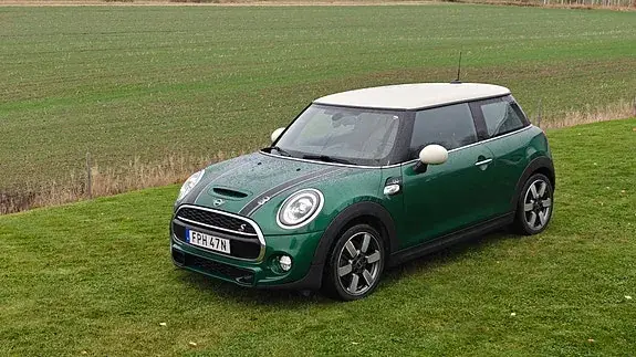 Mini Cooper S 2019 photo 2