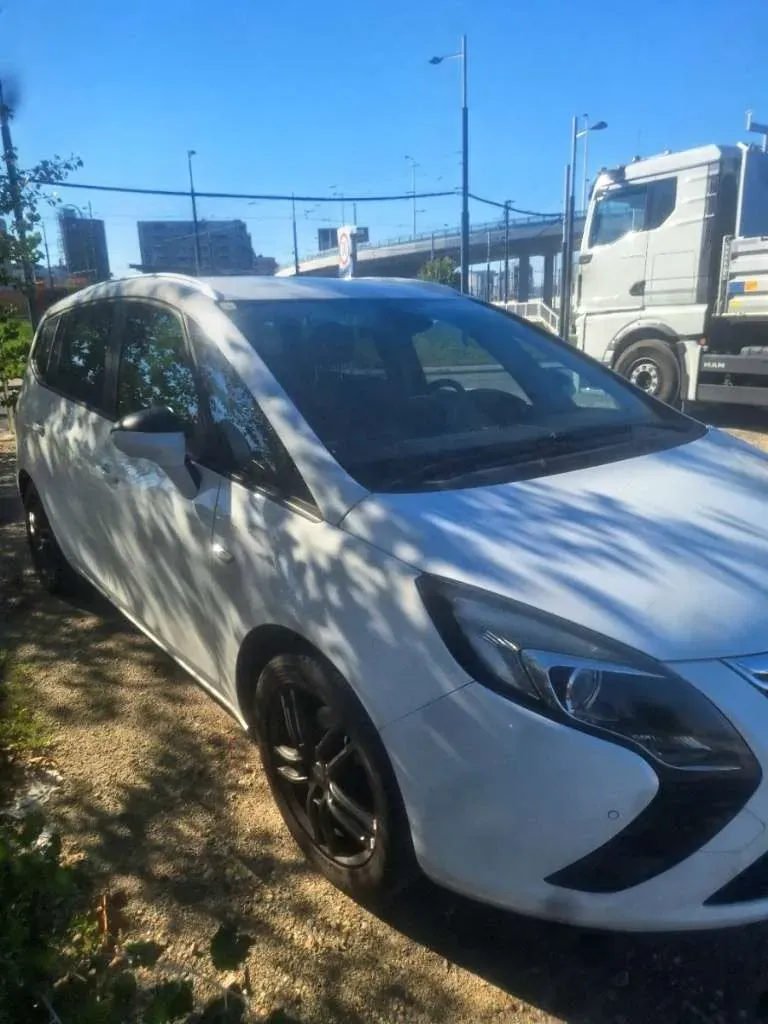 Opel Zafira 2015 photo 2