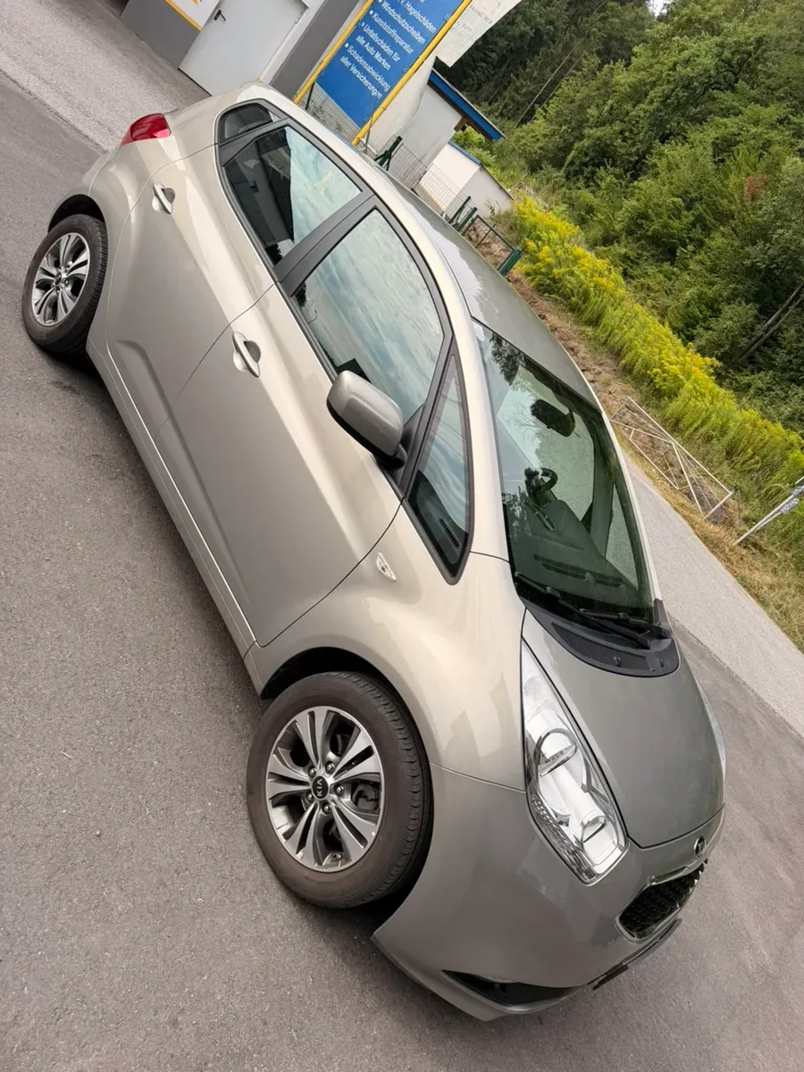 Kia Venga 2017 photo 3