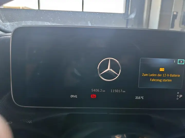 Mercedes-Benz C-Class 2023 photo 2