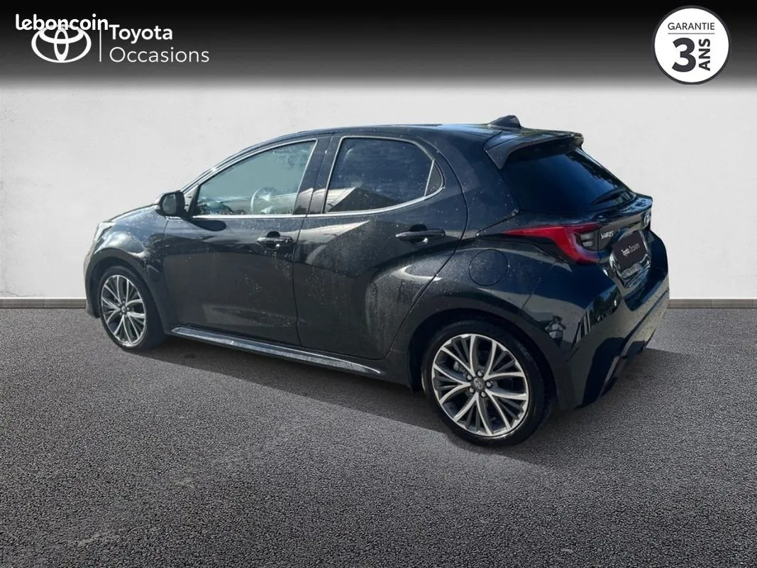 Toyota Yaris 2022 photo 2