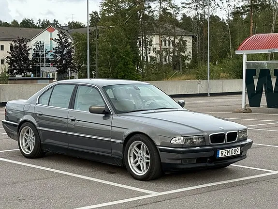 BMW 740I