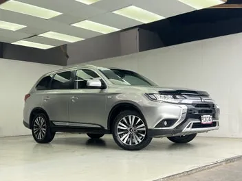 Mitsubishi Outlander 2022 photo 5