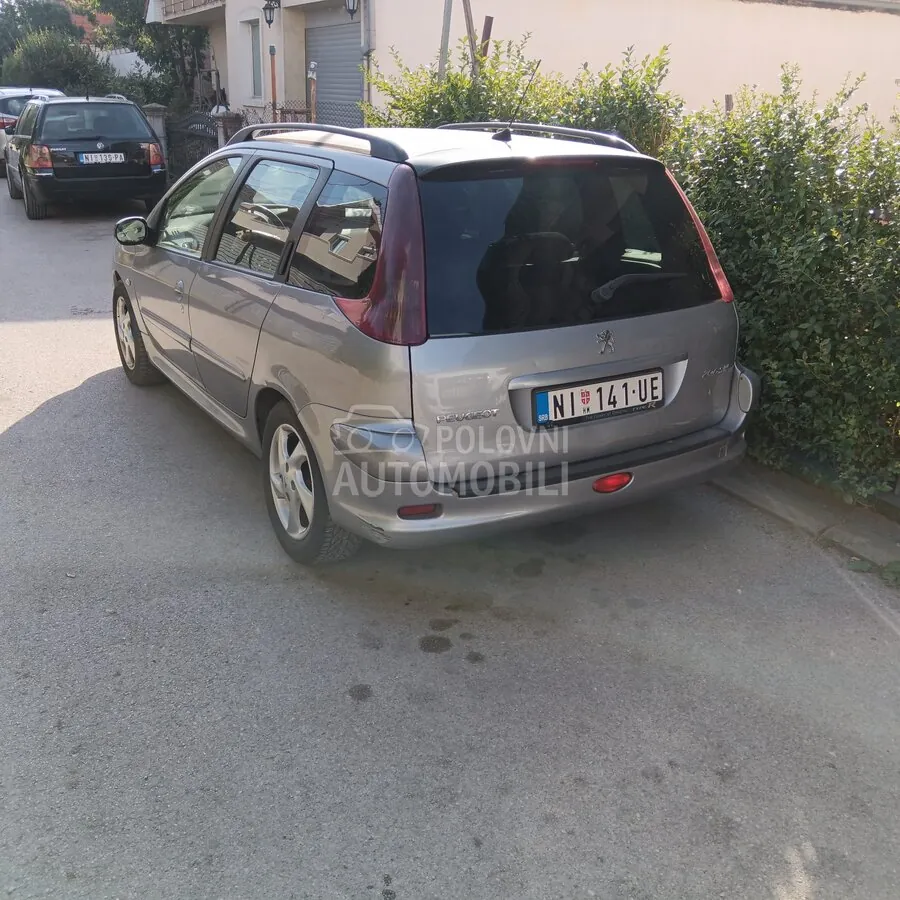 Peugeot 206 2003 photo 3
