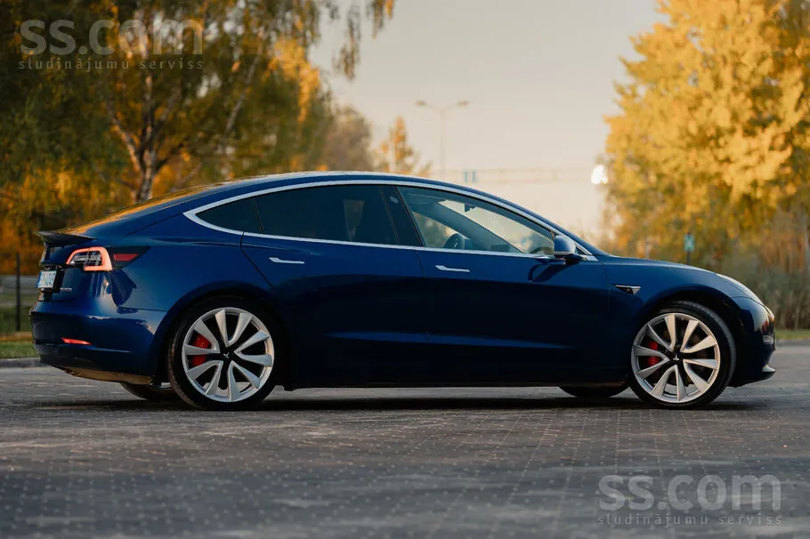 Tesla Model 3 2019 photo 3