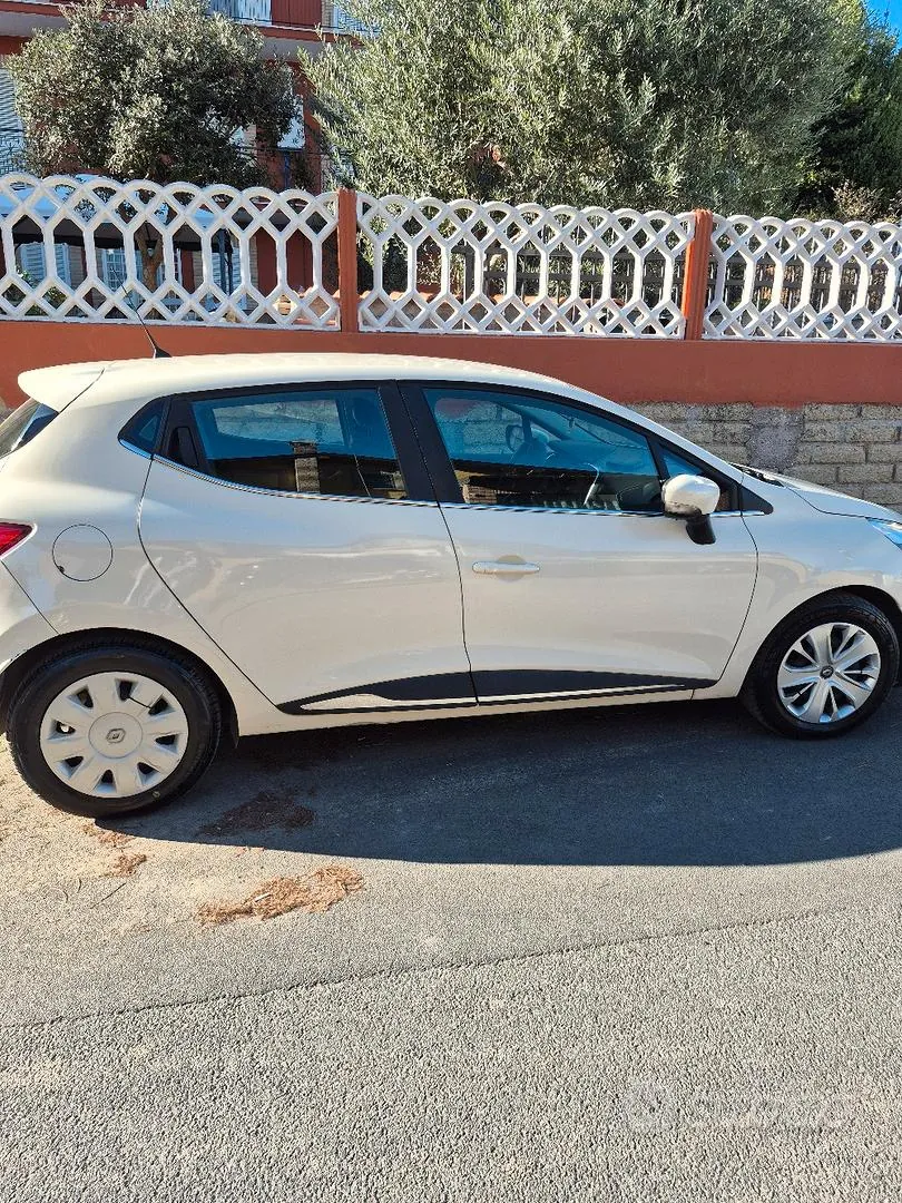 Renault Clio 2017 photo 2