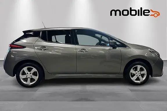 Nissan Leaf 2021 photo 2