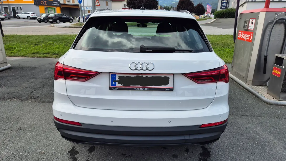 Audi Q3 2022 photo 3