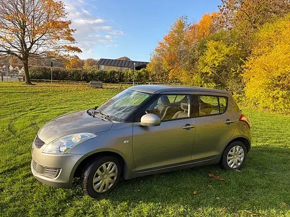 Suzuki Swift 2010 photo 2