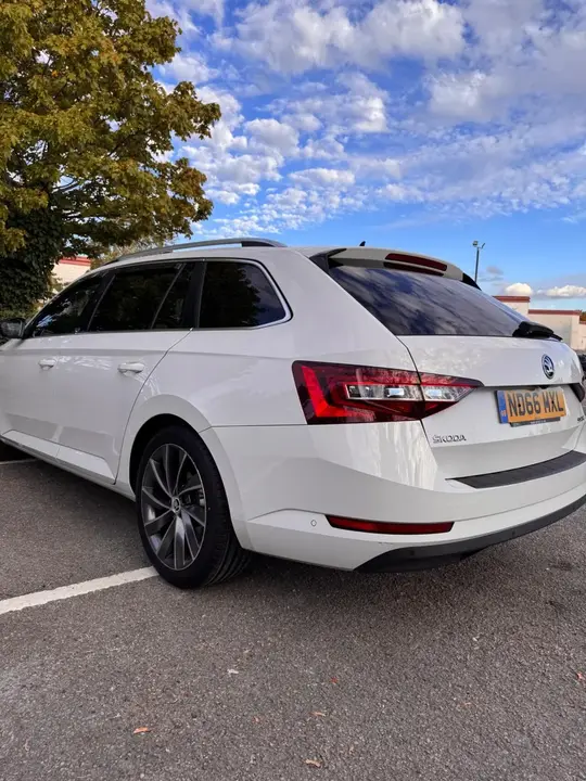 Skoda Superb 2017 photo 4