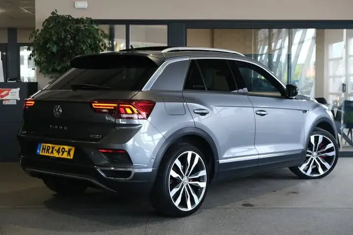 Volkswagen T-Roc 2018 photo 2