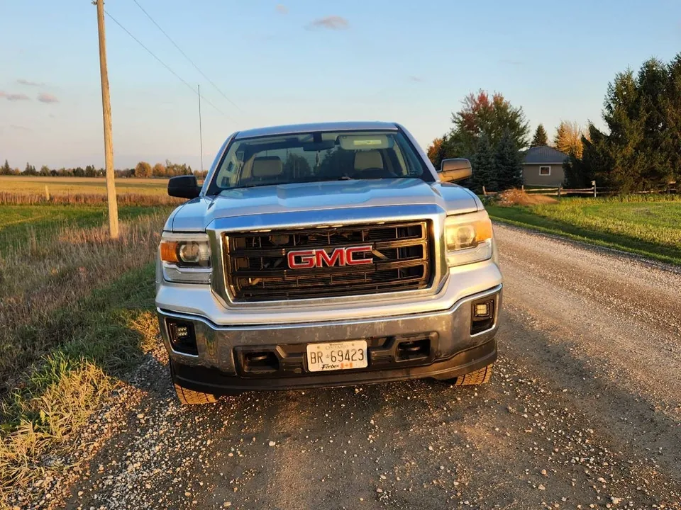 GMC Sierra 1500 2015 photo 2
