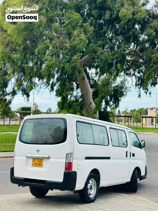 Nissan Urvan 2009 photo 2
