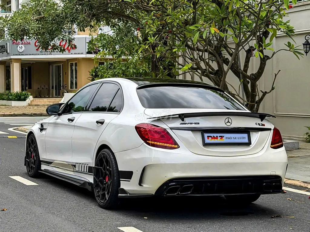 Mercedes-Benz C300 2022 photo 3