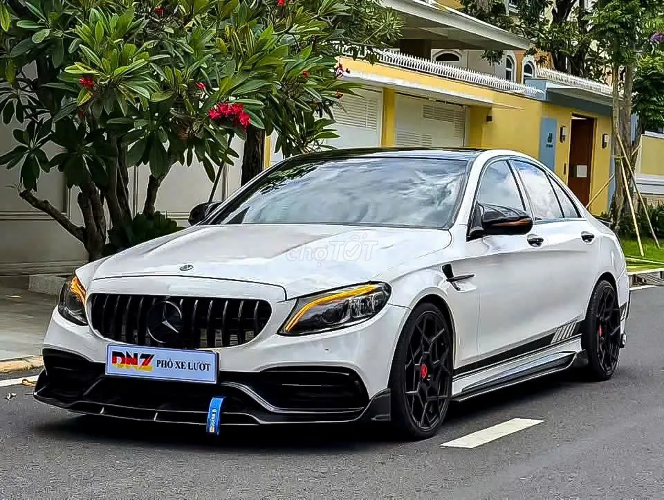 Mercedes-Benz C300 2022 photo 2
