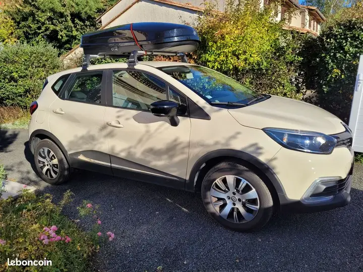 Renault Captur 2017 photo 2