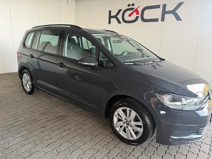 Volkswagen Touran 2023 photo 3