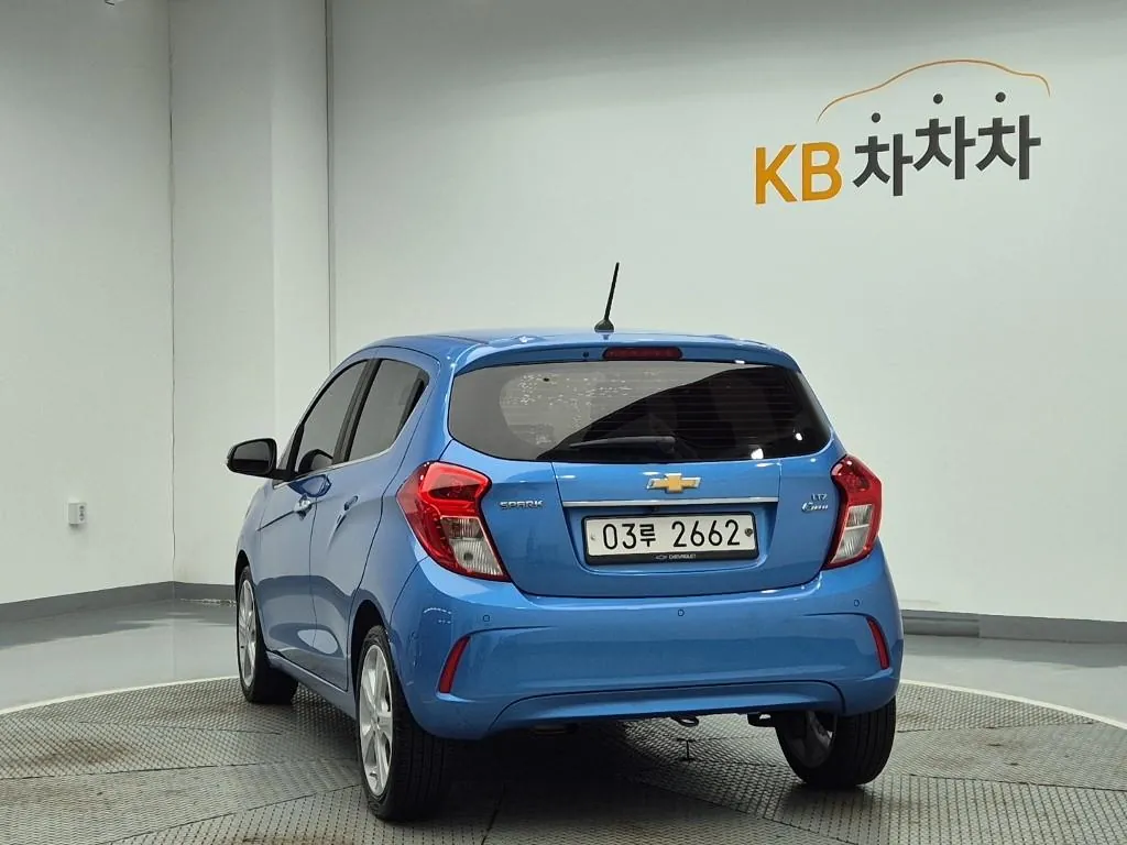 Chevrolet Spark 2017 photo 2