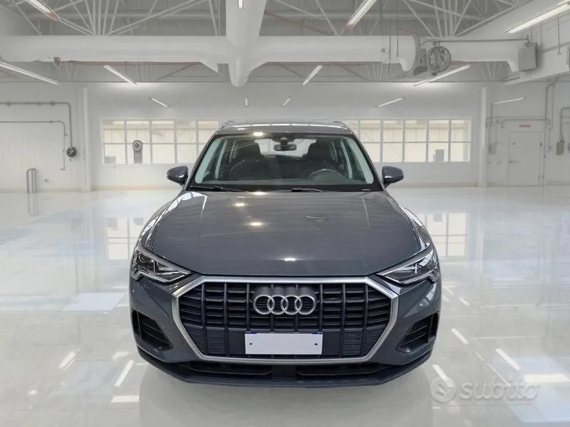 Audi Q3 2023 photo 2