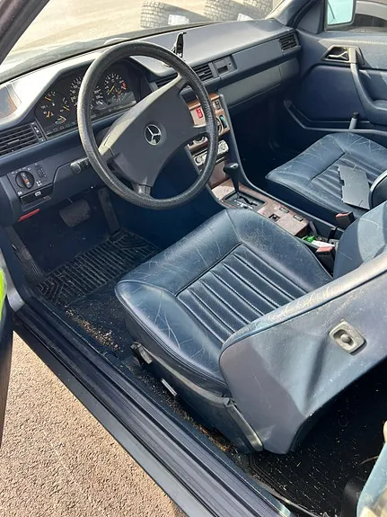 Mercedes-Benz 300 Ce 1988 photo 3