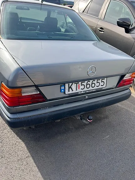 Mercedes-Benz 300 Ce 1988 photo 5