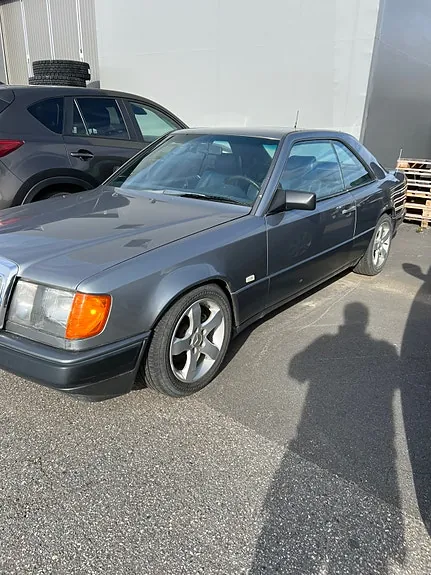 Mercedes-Benz 300 Ce 1988 photo 2