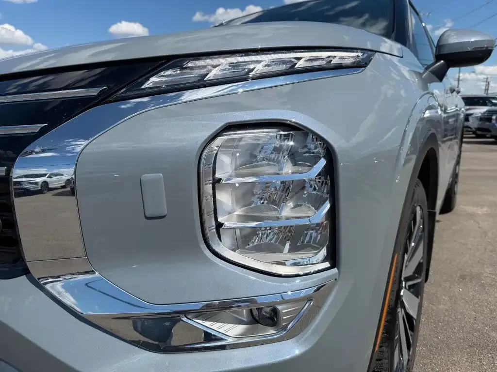 Mitsubishi Outlander 2026 photo 3
