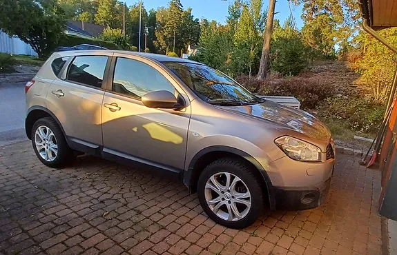 Nissan Qashqai 2012 photo 2