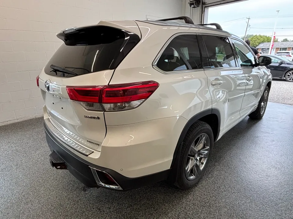 Toyota Highlander 2017 photo 3
