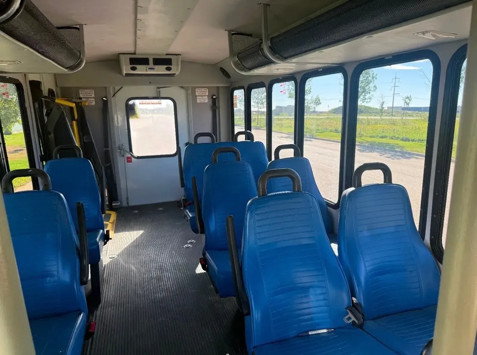 Ford E-350 2010 photo 5