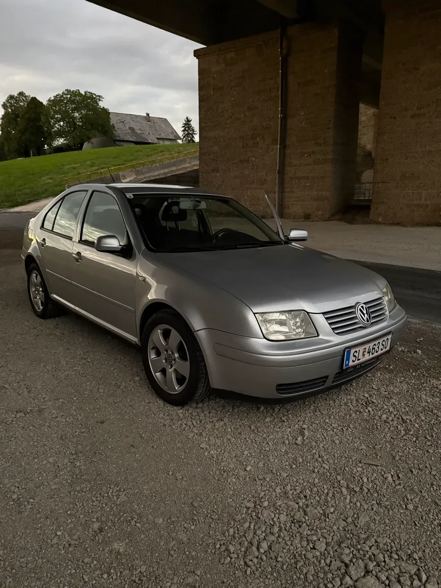 Volkswagen Bora 2001 photo 2