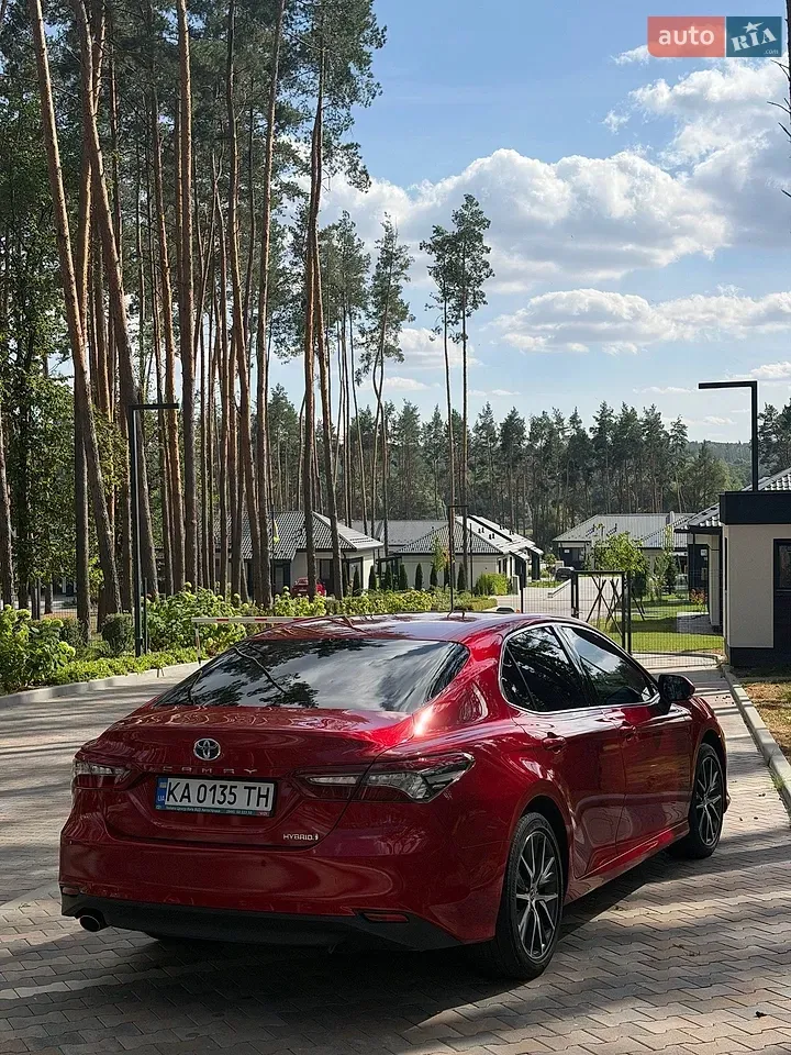 Toyota Camry 2021 photo 3