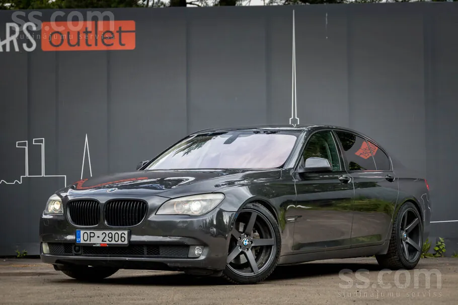 BMW 730